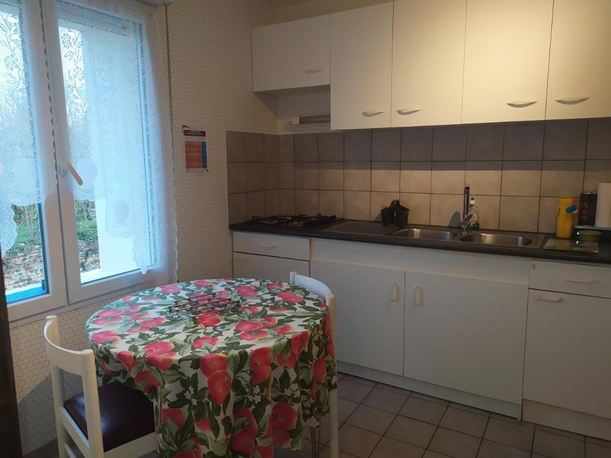 Chez Fabienne T1 Apartment Le Breuil-sur-Couze Bagian luar foto